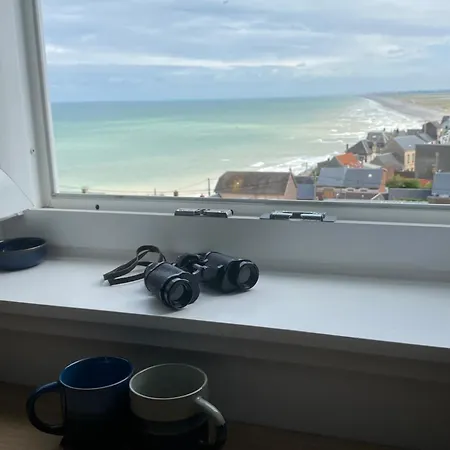 Le Trait De Cote Vue Commerces Et A Pied *